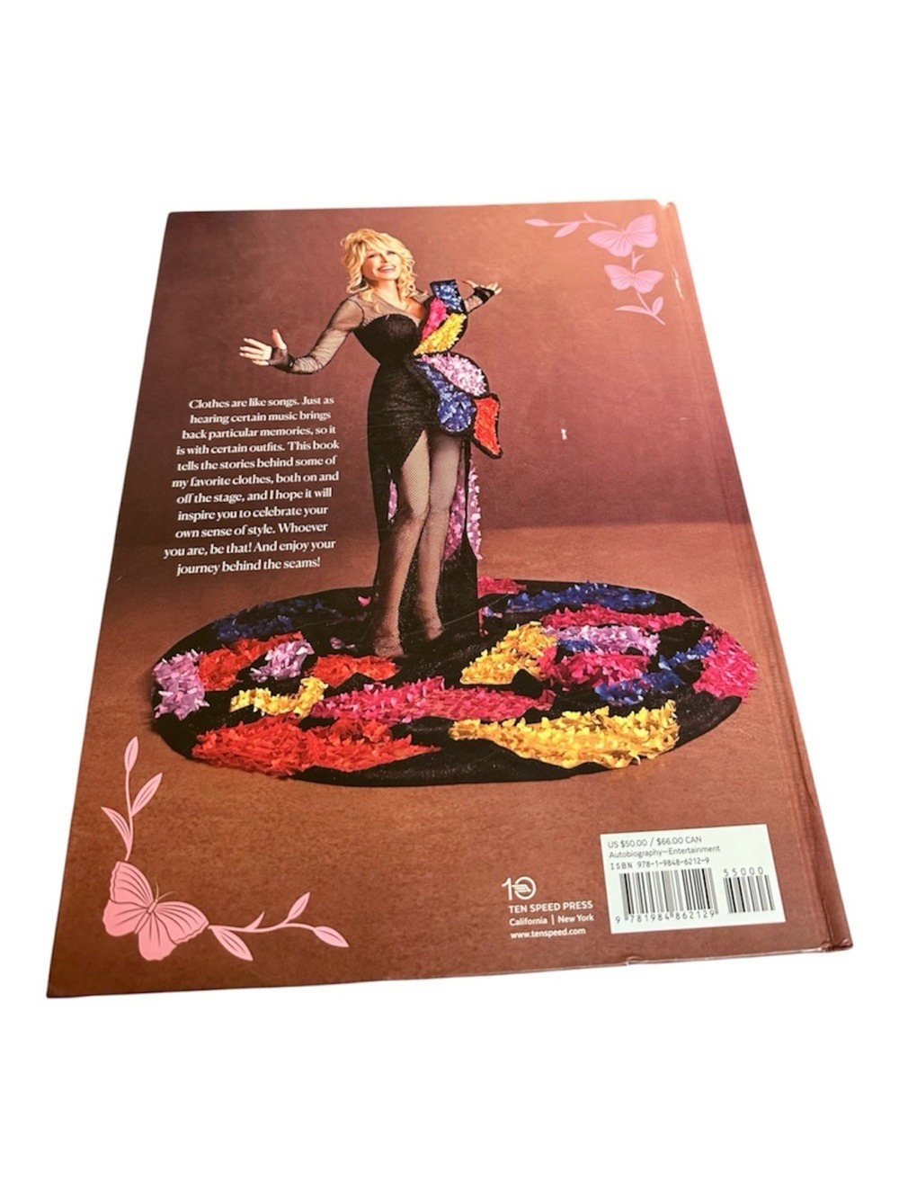 Dolly Parton: Behind the Seams: My Life in Rhinestones — Coffee Table Book - Picture 11 of 16
